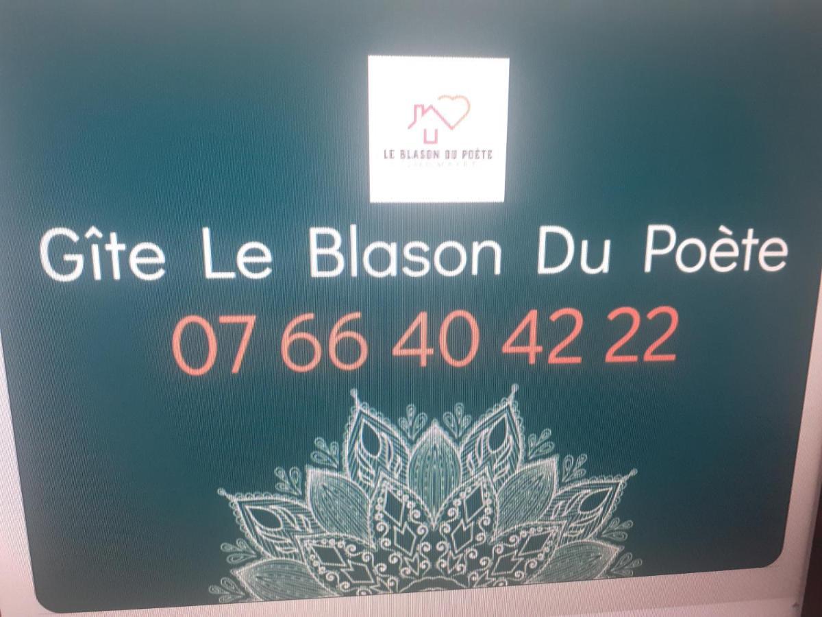 Le Blason Du Poete Mayet Bagian luar foto